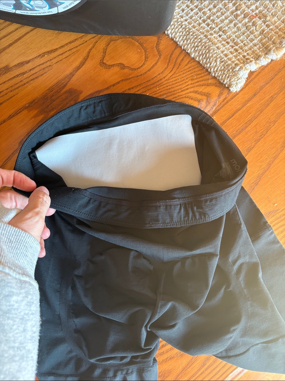 High-Waist Postpartum Shaping Short - Picture 3 of 4